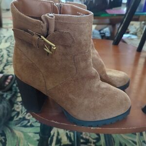 Chic Tan Suede Ankle Boots